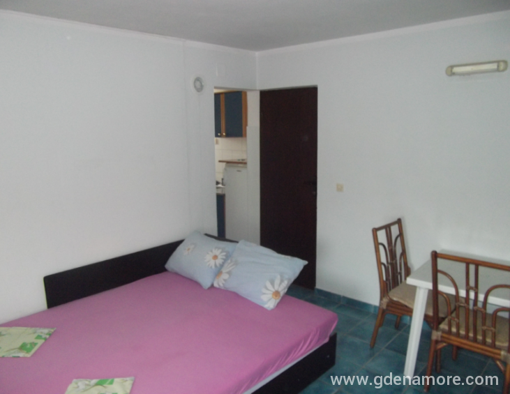 Apartman 4 (dnevna)